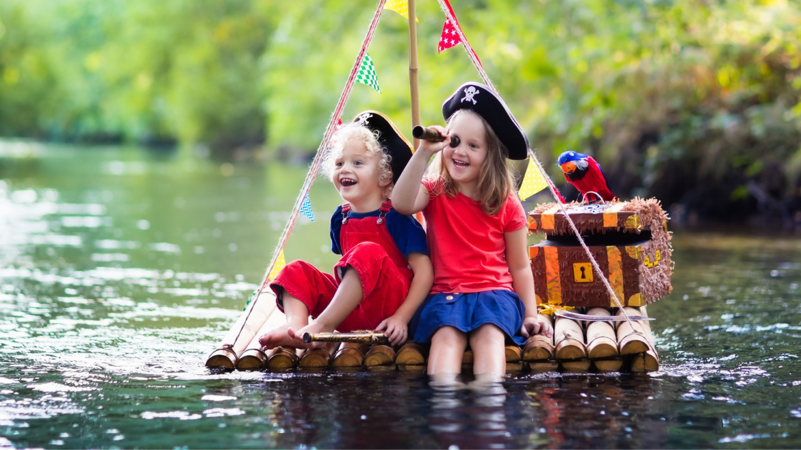 Les pirates sont un thème très prisé par les enfants qui adorent se déguiser, se maquiller et s'imaginer des folles aventures dignes des plus redoutables mercenaires. Retrouvez toutes nos idées d'activités et nos infos sur les pirates.