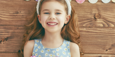 La chasse aux œufs de Pâques est une tradition en France comme dans de nombreux pays du monde que les enfants adorent ! Retrouvez nos conseils pour organiser la vôtre, nos idées de DIY de Pâques pour la chasse aux œufs et des infos sur les plus belles de