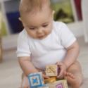 Quelles activités d'éveil pour son bébé. Quels jeux peut-on faire avec un jeune enfant ? Cette phrase est souvent posée par de jeunes parents, qui ne savent pas toujours quelles activités p