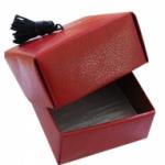 Pour ranger des petits éléments ou emballer rapidement un cadeau, la boîte en origami est un best des modèles d'origami ! Découvrez nos tutos et nos explications pas à pas pour réalisez vous aussi de jolies et solides boîtes en papier.