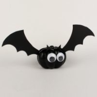 Halloween est l’occasion d’organiser une super fête déguisée. Vous cherchez des idées pour votre déco Halloween ? Retrouvez des centaines d’idées pour fabriquer vos propres décorations halloween à partir d’objets de récupération. En plus d’être pas cher,