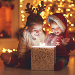 Retrouvez nos idées de cadeaux originaux pour les enfants. Des cadeaux qui changent parce qu'ils sont innovants, responsables, solidaires et intelligents. Pour tous ceux qui cherchent une alternative à la surconsommation de jouets.