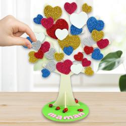 Au cours de cette activité les enfants transformeront un simple arbre en bois en un arbre à coeurs super mignon.
Un bricolage facile qui permettra de fabriquer un joli cadeau à moindre coût pour la fête des mères !