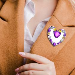 Réalisez des broches lumineuses avec des miroirs en plastique, et des strass à coller qui apporteront de la brillance à ce bijou. Très facile à décorer avec les stylos colle paillettes, les enfants pourront réaliser un bijoux parfait pour la fête des mère