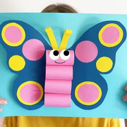 Découvrez notre nouveau tutoriel pour fabriquer ce magnifique papillon 3D en papier !
Nous vous avons même préparé un modèle gratuit à imprimer afin de faciliter encore plus ce bricolage (cliquez sur "Fiche technique" en dessous de la photo principale) !