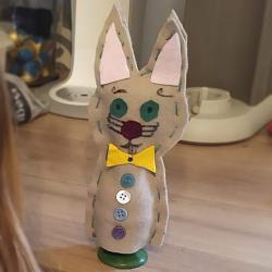 Une activité de couture facile pour les oeufs à la coque. Les enfants seront ravis de découvrir leur oeuf tenu bien au chaud grace à cette chaussette en forme de lapin.