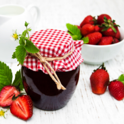 Les compotes et les confitures sont une délicieuse façon de consommer des fruits et des légumes en toutes saisons. Avec ces recettes vous retrouverez le plaisir de concocter de très bonnes compotes et confitures en famille. Nos recettes sont illustrées de