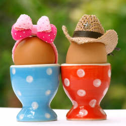 Coquetiers des oeufs de Pâques