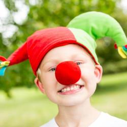 Trouver une idée d'animation pour le carnaval afin d'occuper les enfants. Que vous organisiez un anniversaire sur le thème du Carnaval ou que vous prépariez mardi gras, vous trouverez forcément une idée d'animation qui plaira à tout le monde.