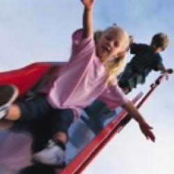 Il paraît qu’il est de l’intérêt de nos enfants de réduire le temps des grandes vacances d’été, mais est-ce vraiment le cas ? Depuis quelques mois, nos