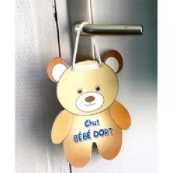 Pancarte petit ours chut bébé dort