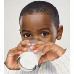 Quelle Quantite De Lait Donner A Votre Enfant Nuttrition Sur Tete A Modeler