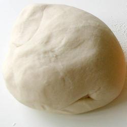 Simple et économique, la pâte à sel est une activité que vous pouvez proposer à vos enfants dès 2 ans. Retrouvez la véritable recette de la pâte à sel et toutes les infos sur la cuisson, la conservation et des tas d’autres astuces pour réussir votre « rec