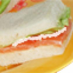 mini sandwichs au saumon et fromage blanc