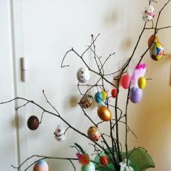 Réalisation de l'arbre à oeufs de Pâques