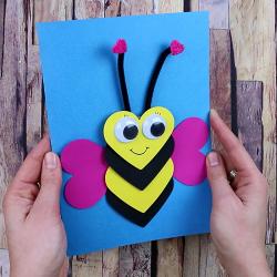 un tuto pour réaliser avec les enfants une carte abeille en coeur