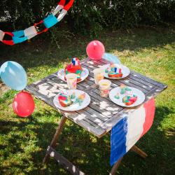 Réaliser un goûter d'enfants sur le thème du 14 juillet et de la fête nationale