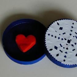Offre ton coeur - Mets ton Coeur en boite et offre le en cadeau à une personne que tu aime beaucoup, ou aime tout court. Ton coeur est un joli coeur en pâte à sel enfermé dans une belle boite écrin.