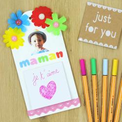 Ce mémo à fleurs est un cadeau idéal, que ça soit pour la Fête des mères, pour Noël comme pour la Fête des pères et des grands-mères. C'est un cadeau utile personnalisable que tout le monde adorera.