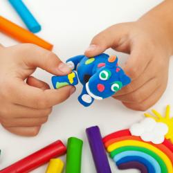 Ces animaux sont en pâte à modeler ! Retrouvez toutes les idées de modelage qui vous permettront de réaliser des animaux avec votre enfant. Les modelages d'animaux peuvent être réalisés avec de la pâte à modeler ordinaire pour un modelage éphém