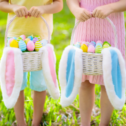 Vous cherchez des idées pour organiser une chasse aux œufs de Pâques dans un jardin familial, une école ou dans le cadre une association. Voici un dossier complet avec nos conseils pour organiser la chasse aux œufs des enfants et des centaines d’idées d’a