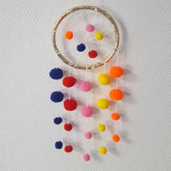 Comment faire un attrape rêves avec des pompons