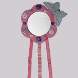 atelier de bricolage pour réaliser un miroir de princesse