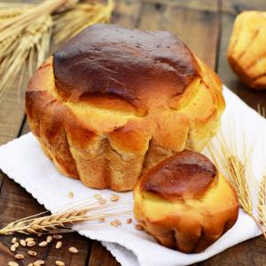 Une recette de bonne brioche portant un nom très poétique " la brioche de la lune". La brioche de la lune est parfaite pour le petit déjeuner, un brunch ou encore le goûter. Rien de plus déli