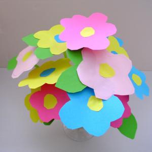 Fabriquer un bouquet de fleurs dés ans