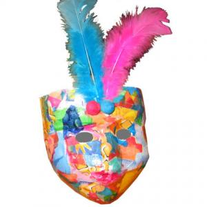 Masque bariolé à plumes