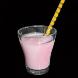 Milk-shake aux petits suisses fraise