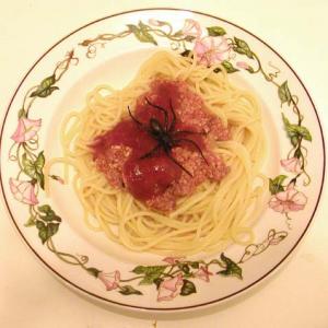 Découvrez la recette des vermicelles de vampire d'halloween. C'est une recette très simple et rapide à faire pour halloween. Les enfants adorent manger des pâtes et il faut bien qu'ils mangent quelque chose d'autres que des bonbons à halloween !