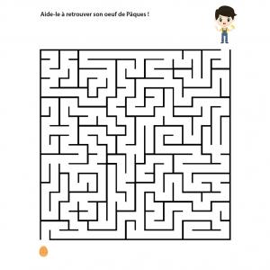 Un jeu de labyrinthe à imprimer sur le thème Pâques