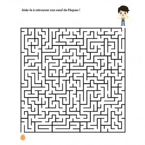 Un jeu de labyrinthe à imprimer sur le thème Pâques