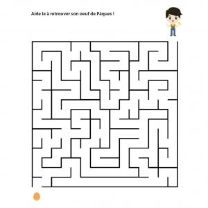 Un jeu de labyrinthe à imprimer sur le thème Pâques