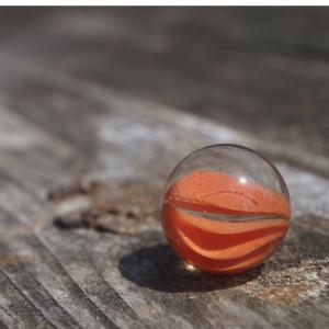 Le pot est un jeu de bille populaire auprès des enfants et se jouent partout depuis des siècles. Retrouvez sans plus attendre les règles de ce célèbre jeu de bille mais aussi d'autres idées de jeux à faire avec des billes.