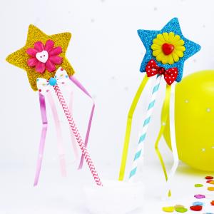 Un bel accessoire de Carnaval pour les enfants. Cette baguette de fée a des pouvoirs magique. C'est une activité simple et rapide à réaliser avec les enfants;