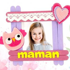 Comment réaliser en cadre magnétique en bâtonnets en bois ? Un DIY simple, coloré et personnalisable afin de réaliser une activité que les enfants adoreront. Un bricolage parfait à réaliser pour la Fête des mères, Fête des pères, Fête des grands-mères, gr
