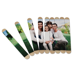 Activité de bricolage enfant pour réaliser un puzzle photo en bâtonnets de bois