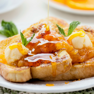 Recette du pain perdu kiwi orange à faire en automne et en hiver pour toute la famille. Un pain perdu délicieux avec des fruits frais de saison qui plaira aux petits comme aux grands. C'est une recette de pain perdu rapide à faire et aussi très facile.