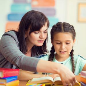 Présentation synthèse du programme de formation des CE2 - CM1 - CM2 extrait des textes de l'Education Nationale Française. Ce cycle vise à assurer une scolarité réussie au collèg