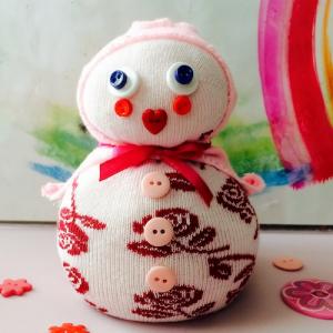 DIY - fabriquer cette poupée à partir de chaussettes