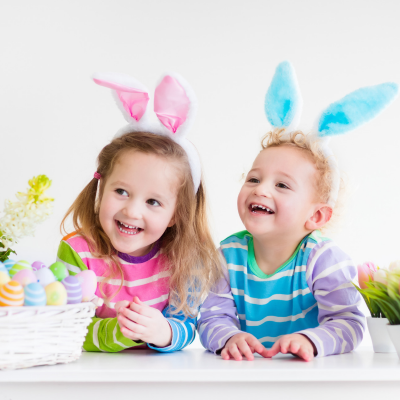 Joyeuses Pâques, des idées de textes pour souhaiter de Joyeuses Pâques. Créez ou achetez une belle carte, inscrivez-y un joli texte avant de l'envoyer à votre famille ou vos amis.