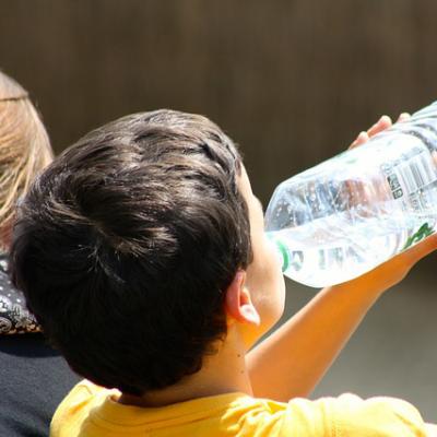 Comment Aider Les Enfants A Boire De L Eau Tete A Modeler