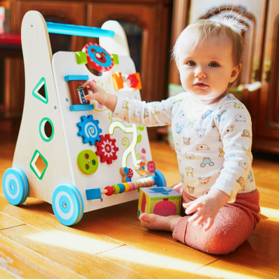 Chariot De Marche Comment Bien Choisir Le Compagnon De Bebe Avec Tete A Modeler