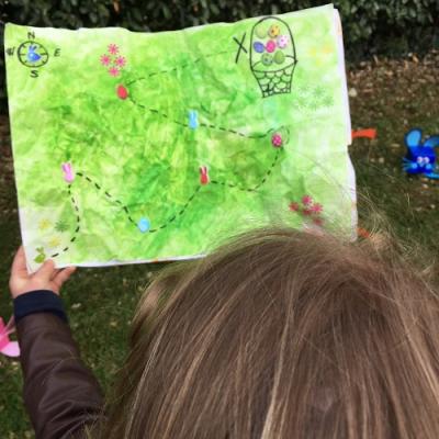 Les enfants adorent les jeux, que ce soit à la maison, à l'école ou au centre aéré. Il existe tout type de jeux, ici retrouvez tous les grands jeux à faire avec les enfants comme la chasse aux trésor, les olympiades ou la course d'orientation.