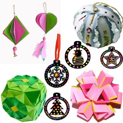 Les boules de Noël en papier