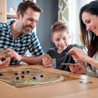 Retrouvez nos sélections de jeux de société enfants à partir de 2 ans. De quoi s'amuser en famille.