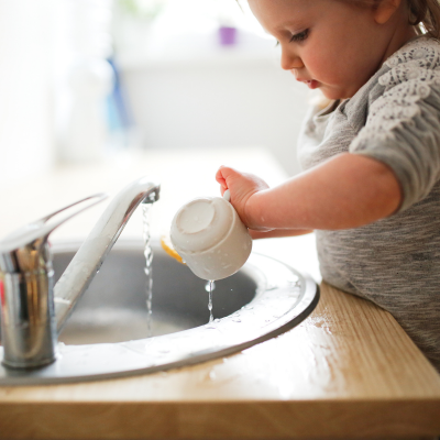Quelles activités d'éveil pour son bébé. Quels jeux peut-on faire avec un jeune enfant ? Cette phrase est souvent posée par de jeunes parents, qui ne savent pas toujours quelles activités p