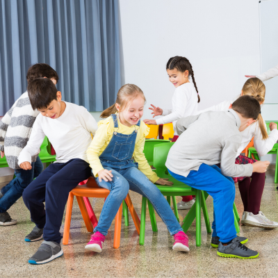 Les Chaises Musicales Un Jeu De Musique Pour Les Enfants Avec Tete A Modeler